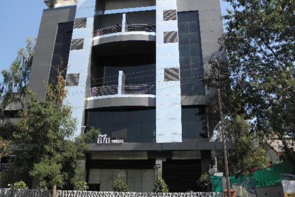 Hotel The Elite Suites Pune Oda fotoğraf