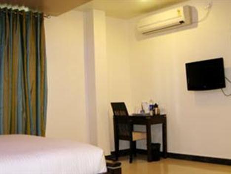 Hotel The Elite Suites Pune Oda fotoğraf